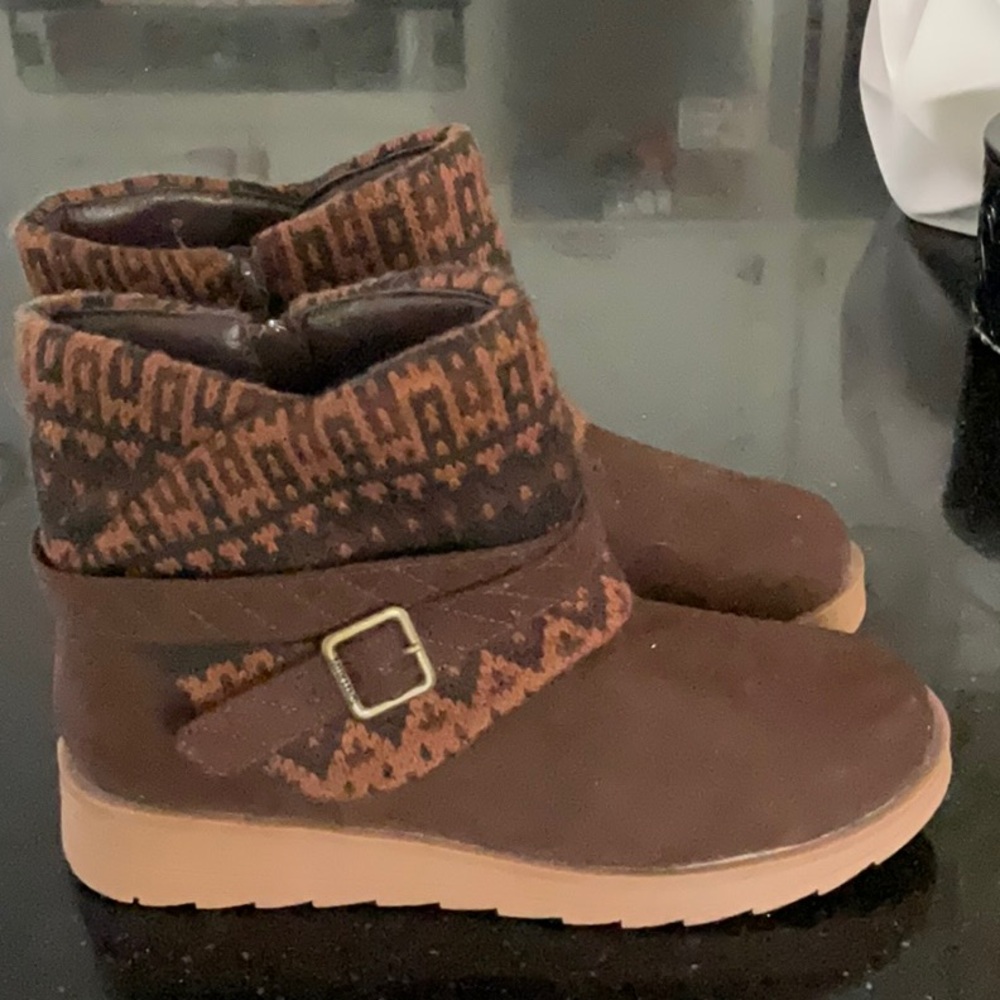 Brown and Tan Patterned Boots size7